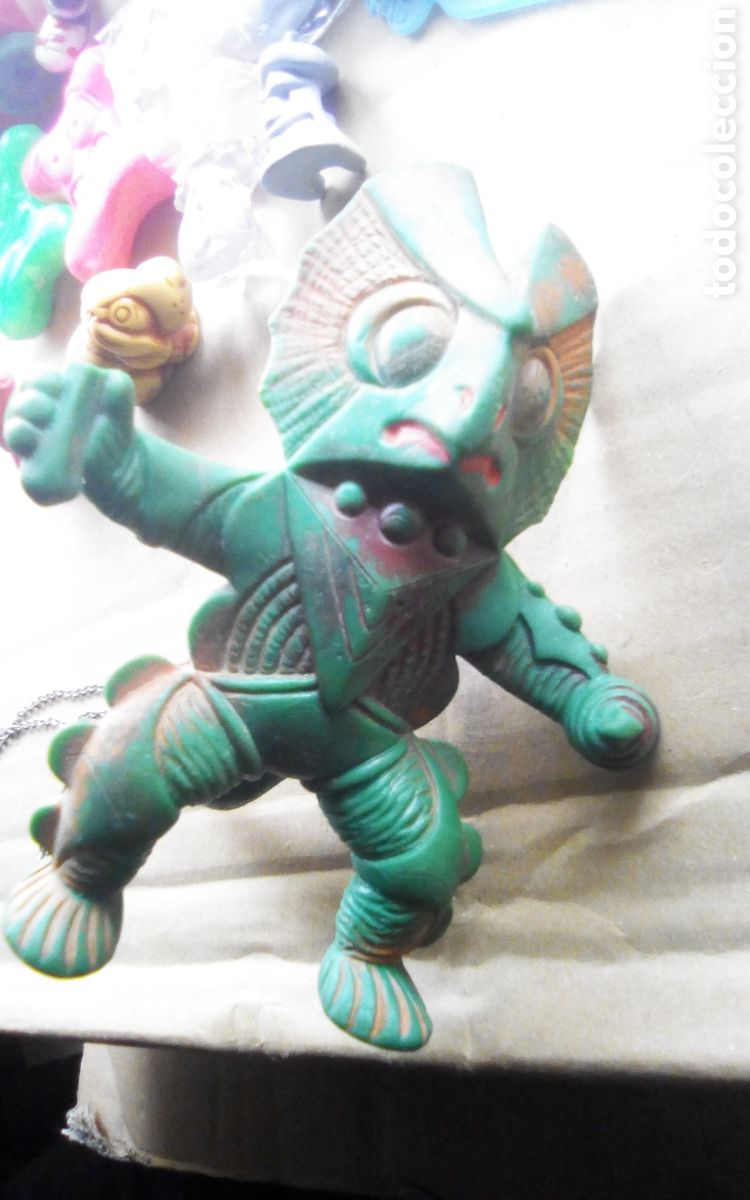 Figuras de Goma y PVC: Monstruo raro, no s&eacute; a qu&eacute; colecci&oacute;n pertenece, no tiene ninguna marca a identificar. Mide 13,5 x 10