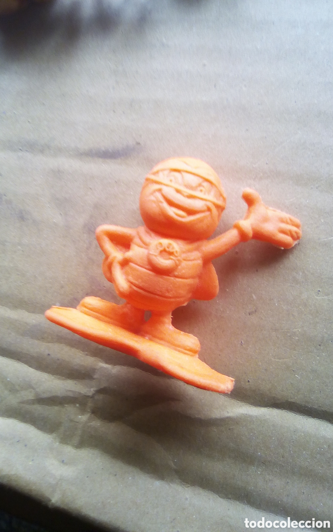 Figuras de Goma y PVC: Figura promocional Kellogg's. Abeja Loopy. Color naranja, mide 5,5 cm.
