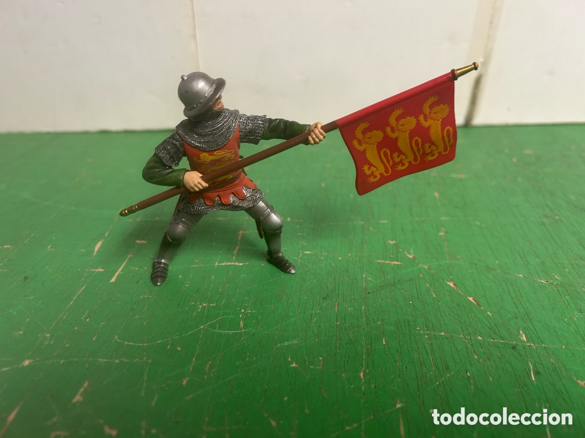 Figuras de Goma y PVC: FIGURA SOLDADO MEDIAVAL CON LANZA DE PLASTICO