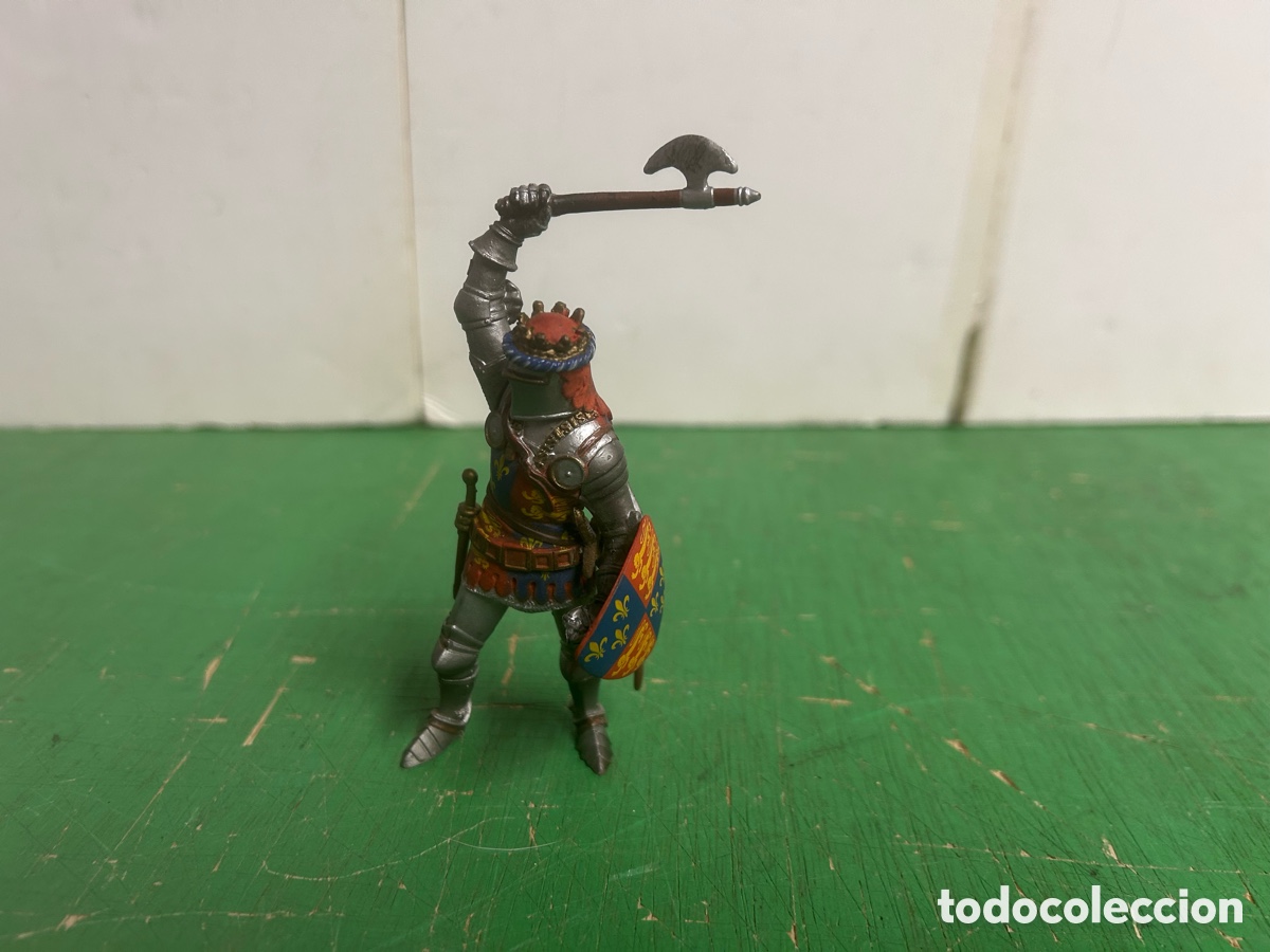 Figuras de Goma y PVC: FIGURA SOLDADO MEDIAVAL CON HACHA DE PLASTICO