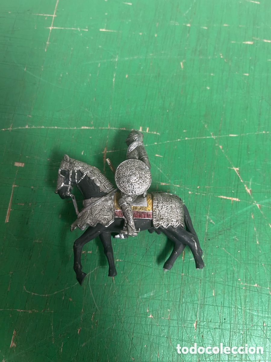 Figuras de Goma y PVC: FIGURA CABALLERO MEDIAVAL A CABALLO CON ESCUDO Y LANZA DE PLASTICO