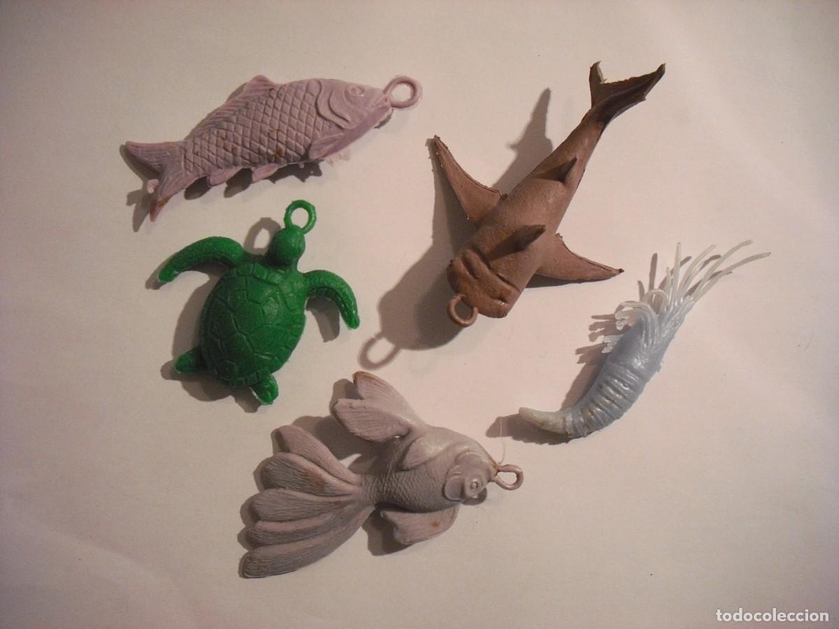 Figure di Gomma e PVC: LOTE DE 5 FIGURAS MARINAS DE PLASTICO, ANTIGUAS CON ANILLA PARA COLGAR