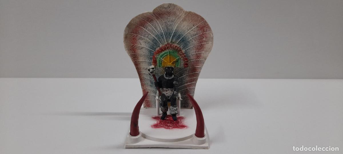 Gummi- und PVC-Figuren: TRONO CON REY AFRICANO - SERIE KAKUANAS . REALIZADO POR PECH . ORIGINAL A&Ntilde;OS 50 / 60
