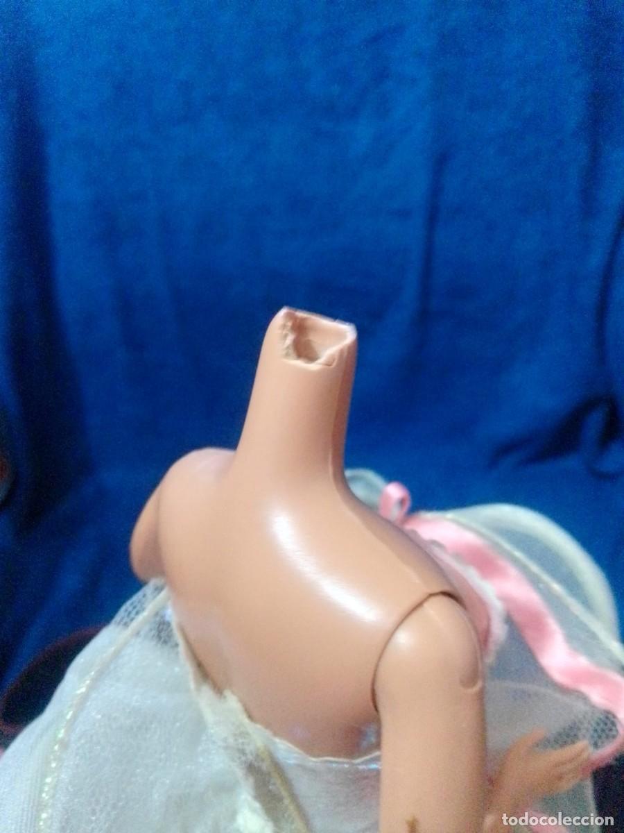 Figuras de goma y PVC: mu&ntilde;eca barbie magic dance ropa original - Foto 5