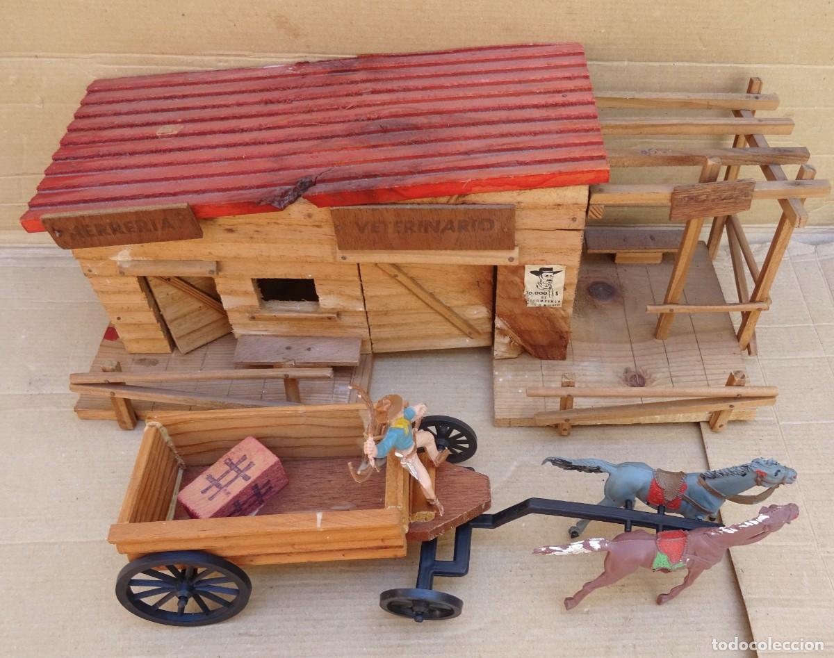 Figuras de Goma y PVC: JUGUETES BENITO CASA DE POBLADO OESTE MAS CARRETA