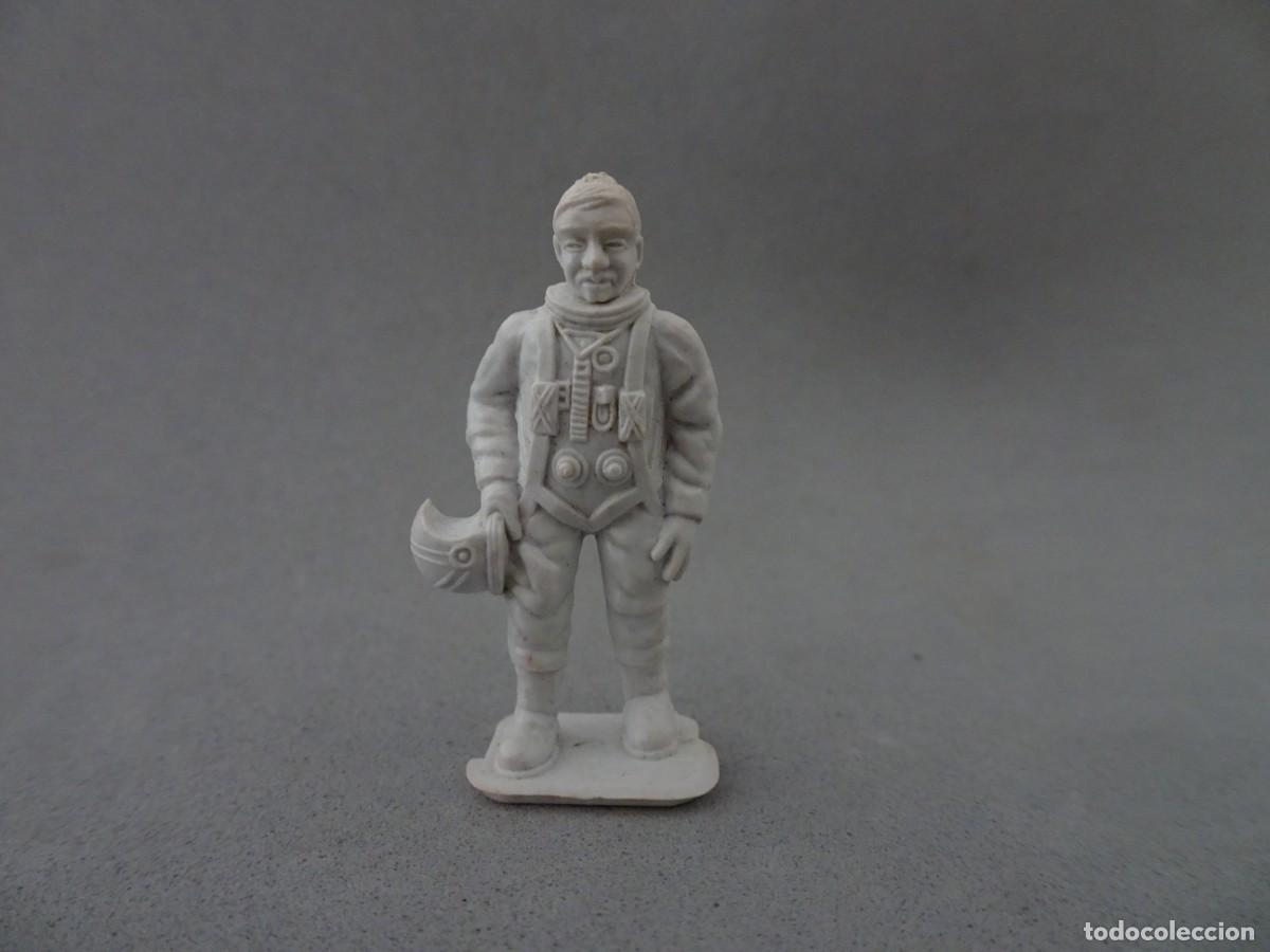 Figuras de Goma y PVC: Figura Dunkin coleccion Espacial - Helados Raj&aacute; Portugal