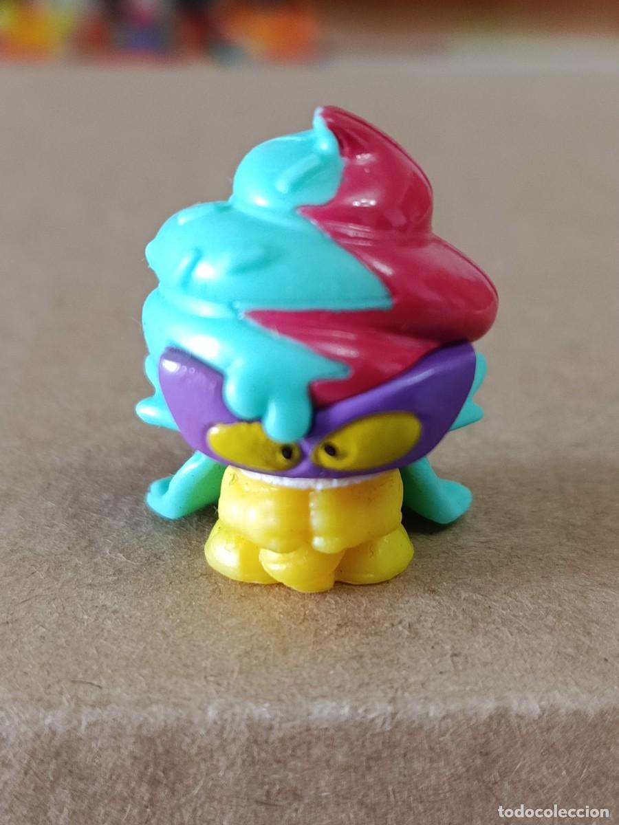 Figuras de Goma y PVC: Figura superthings/ superzings serie 8 mad cone