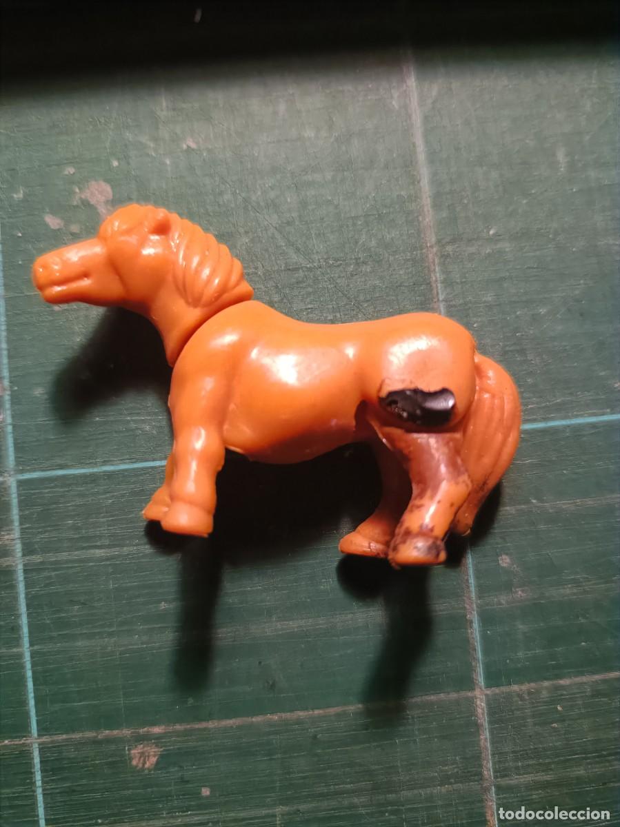 Figuras de Goma y PVC: CABALLO MOVIL COCEA MUEVE LA CABEZA