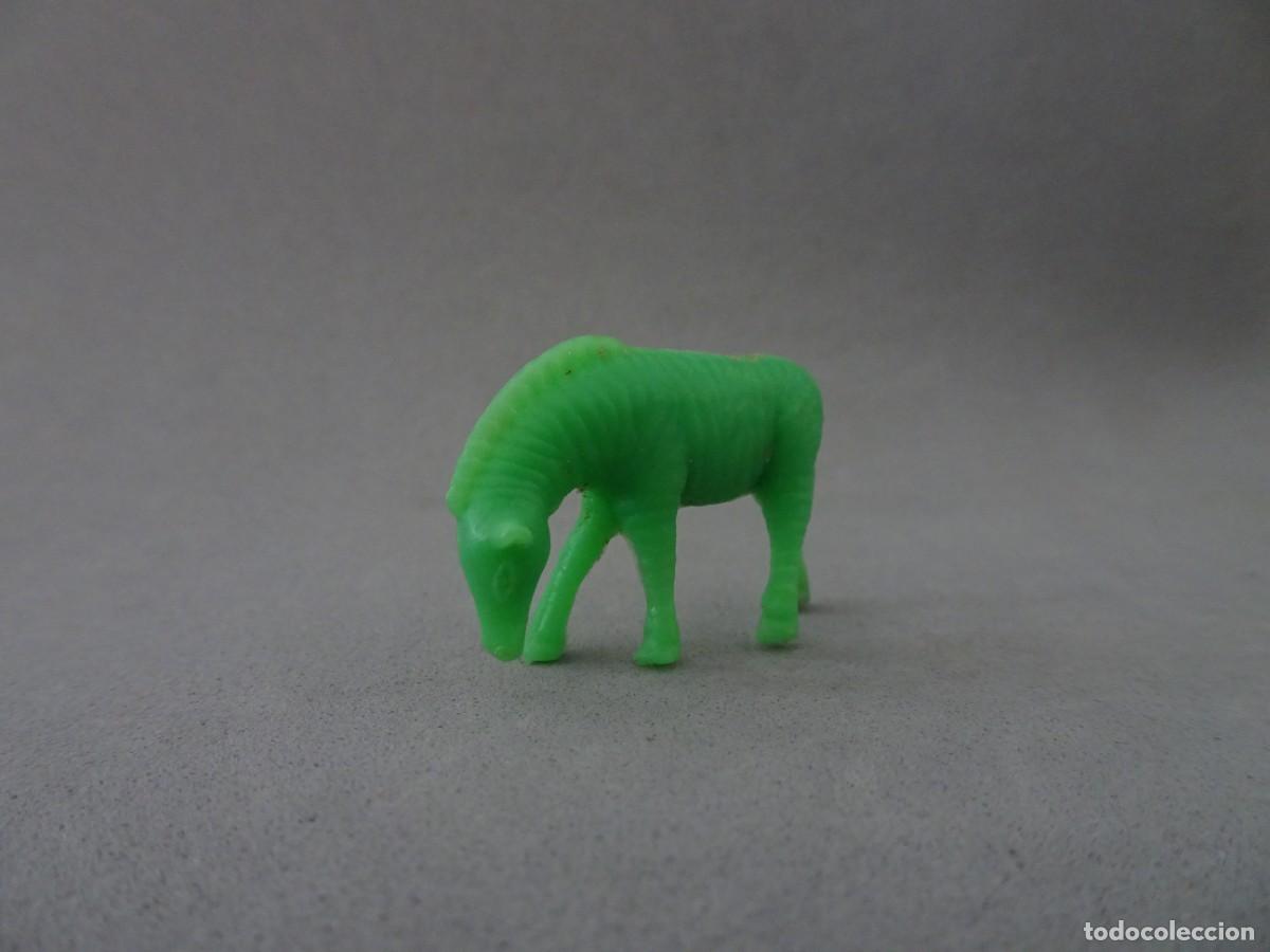 Figuras de Goma y PVC: Figura Dunkin Helados Ol&aacute; Coleccion Animales Salvages