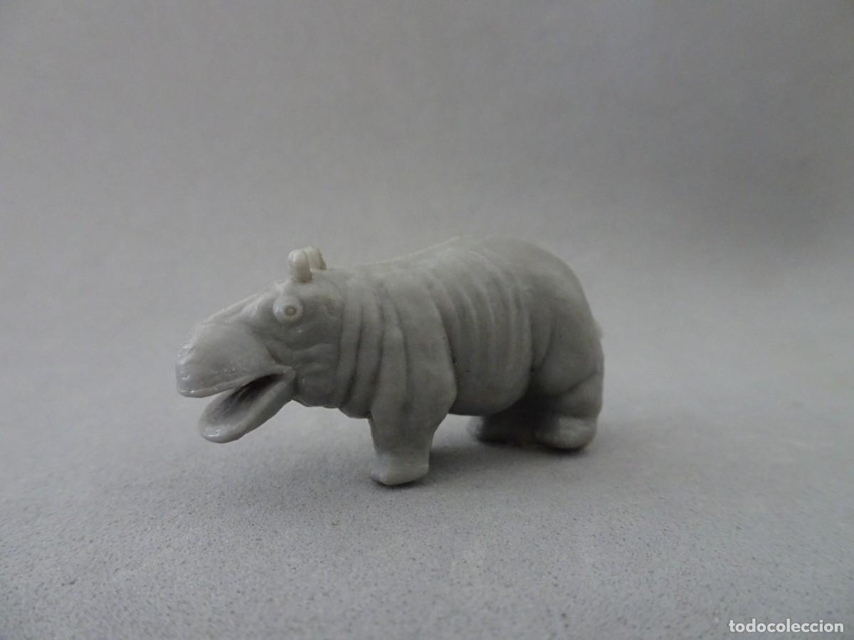 Figuras de Goma y PVC: Figura Dunkin Helados Ol&aacute; Coleccion Animales Salvages