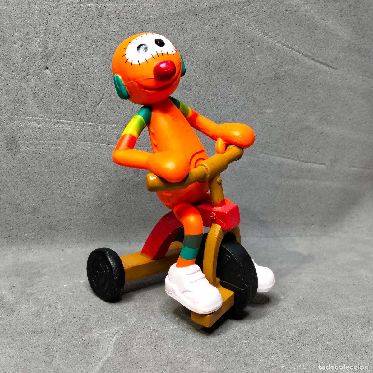 Figuras de Goma y PVC: Figura del mu&ntilde;eco de trapo en triciclo MIC, personaje del Club S&uacute;per 3, CCMA, a&ntilde;o 2018