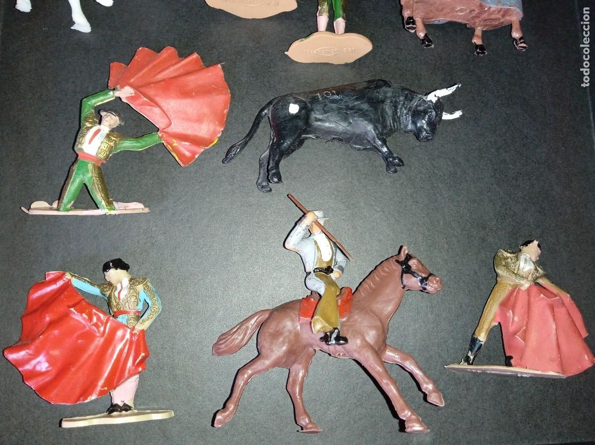 Figuras de goma y PVC: Lote TOROS, TOREROS: de REAMSA. - Foto 2