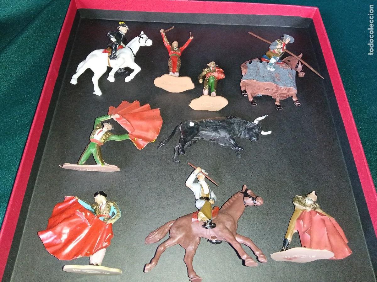 Figuras de goma y PVC: Lote TOROS, TOREROS: de REAMSA. - Foto 3