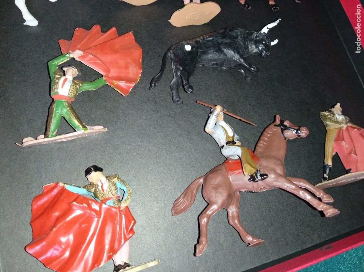 Figuras de goma y PVC: Lote TOROS, TOREROS: de REAMSA. - Foto 6