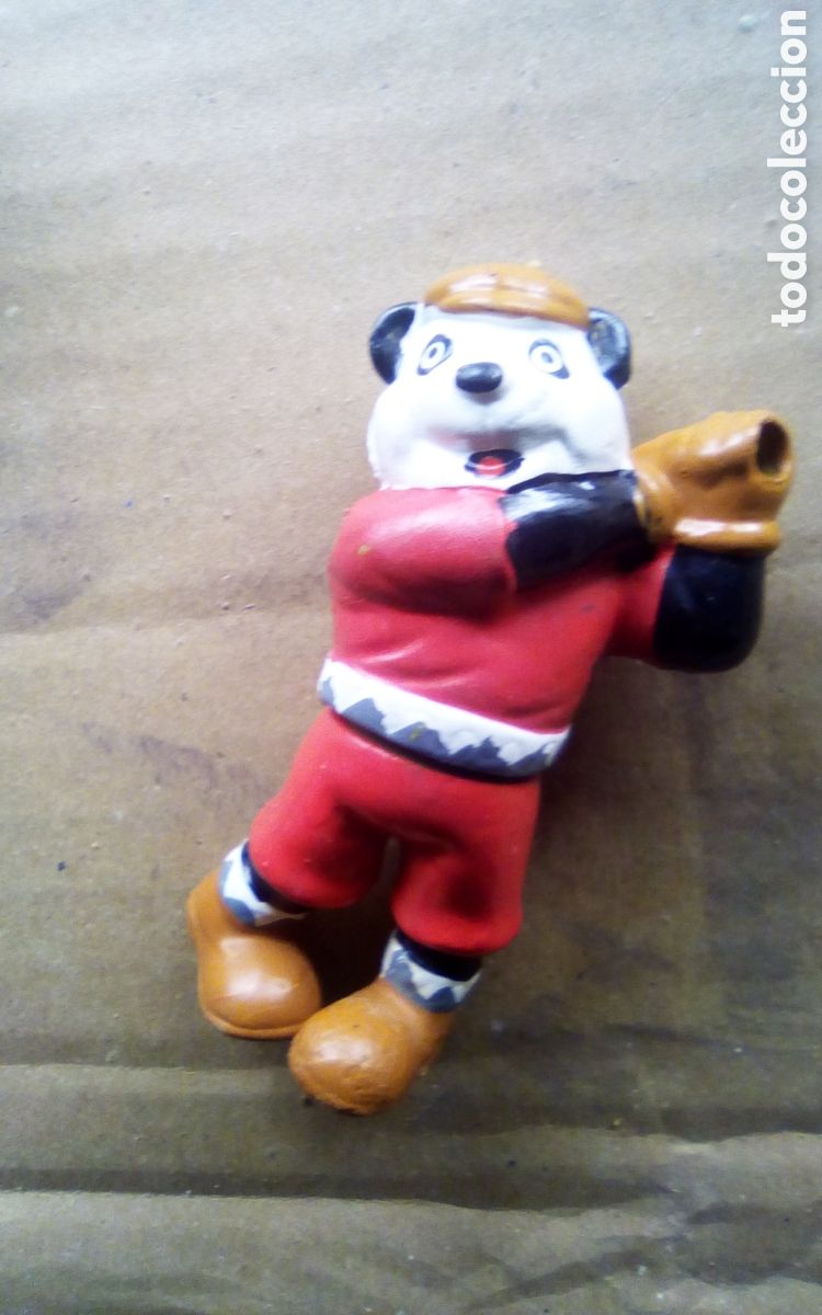 Figuras de Goma y PVC: Oso panda jugando al golf, le falta el palo. Promocional El Pozo. A&ntilde;os 90. Mide 7,5 cm.