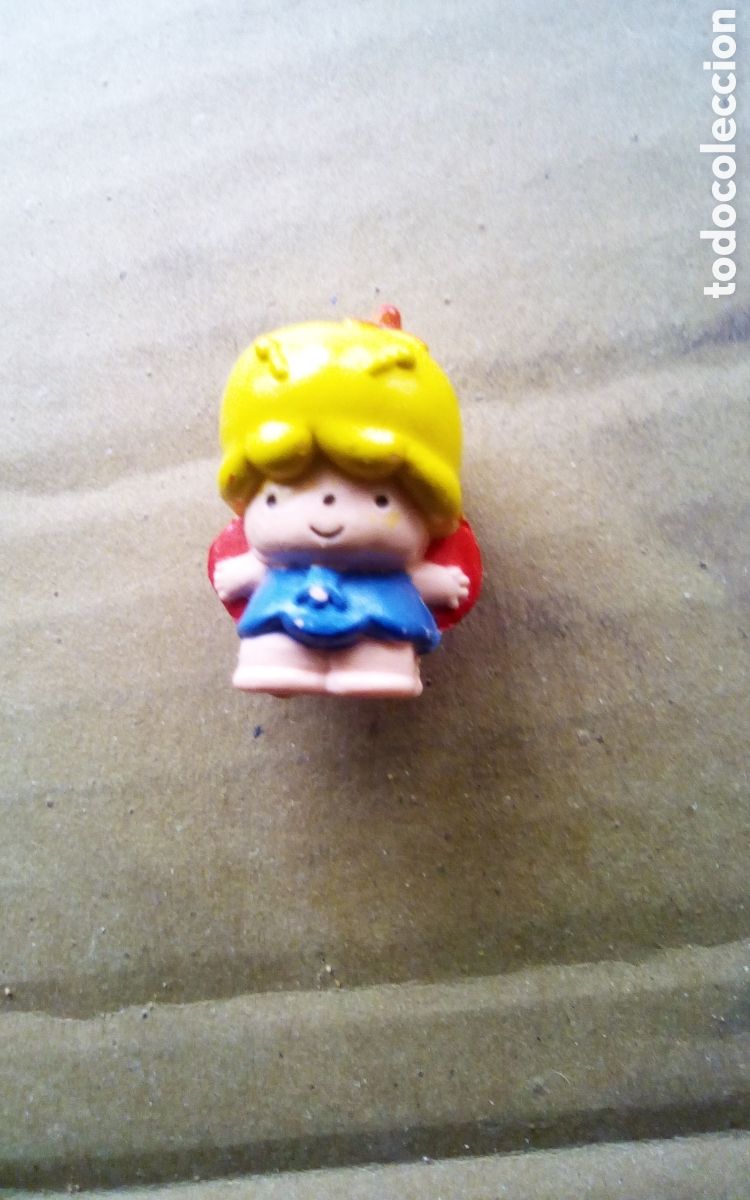 Figuras de Goma Kinder: Figura ni&ntilde;a con alas, abeja?. K&iacute;nder?. Mide 3 cm.