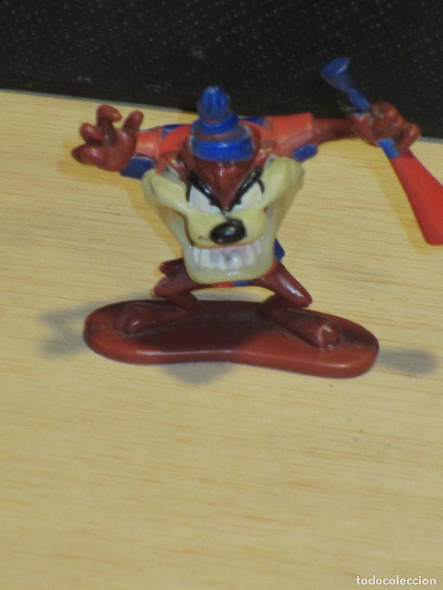 Figuras de Goma y PVC: FIGURA PVC DEL DIABLO DE TASMANIA ANIMANDO AL FC BARCELONA, STAR TOYS, WARNER BROS 1996