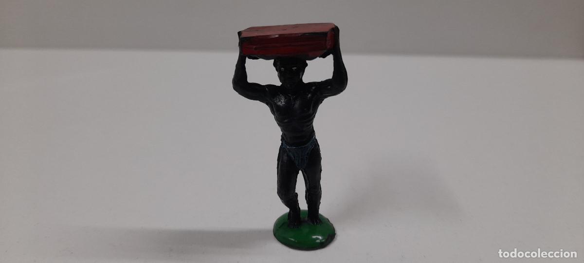 Figuras de Goma y PVC: PORTEADOR AFRICANO . REALIZADO POR LAFREDO . SERIE AFRICA MISTERIOSA . A&Ntilde;OS 50 EN GOMA
