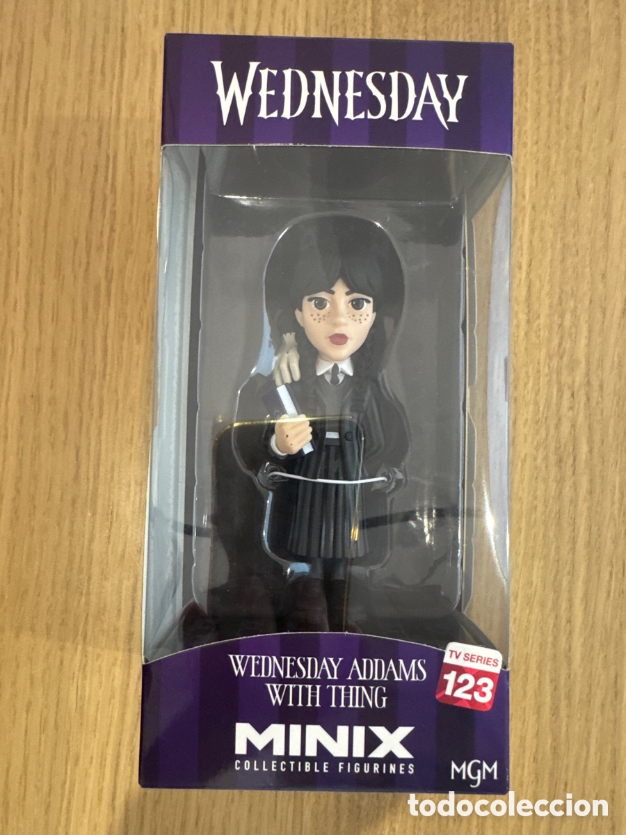 Figuras de Goma y PVC: Figura Mi&eacute;rcoles Addams Con Cosa Wednesday Minix