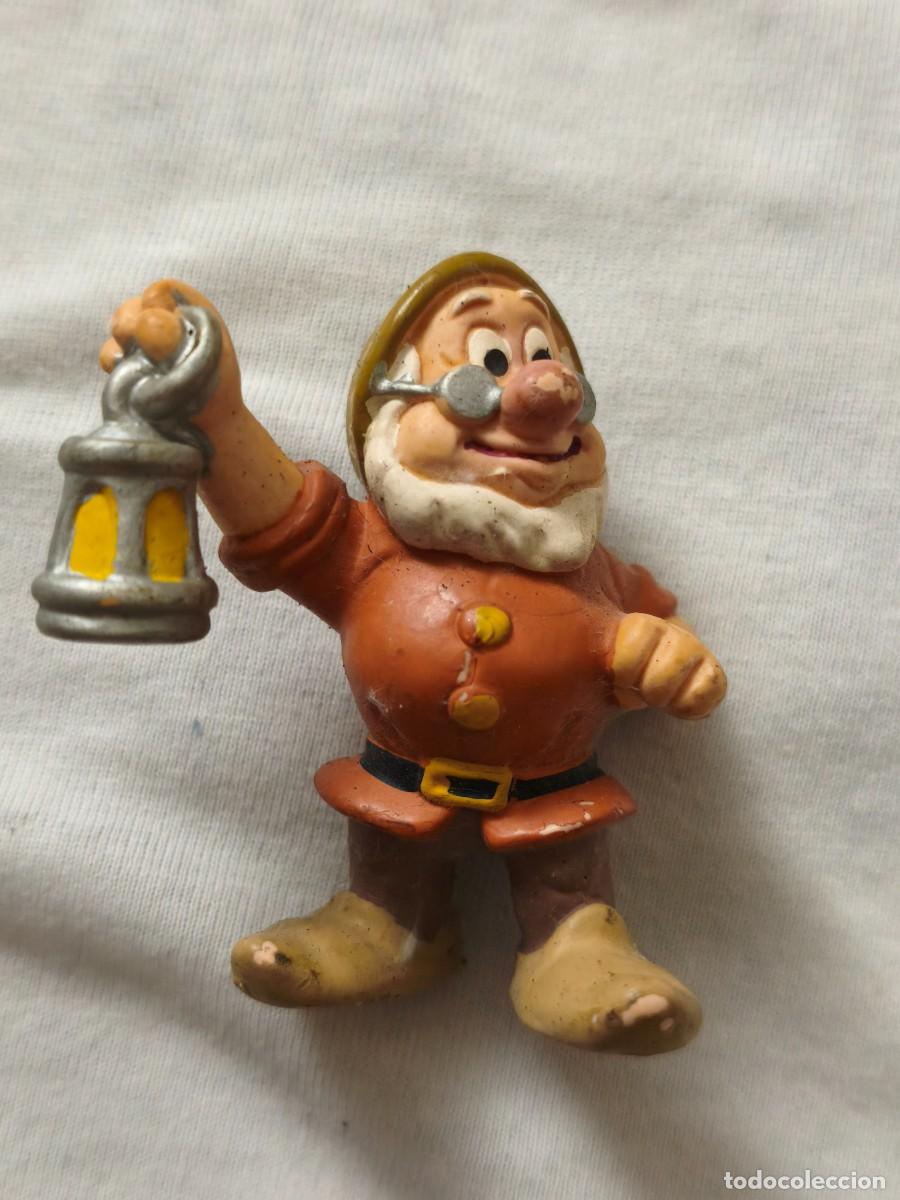 Figuras de Goma y PVC: Figura enanito de blancanieves y los siete enanitos estado muy bueno