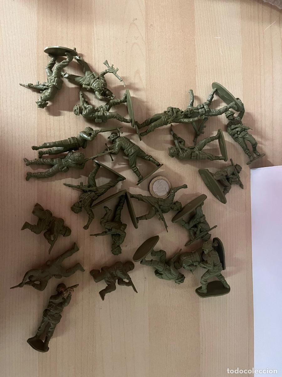 Figuras de Goma y PVC: Lote variado soldados 1/32. Airfix. Original.