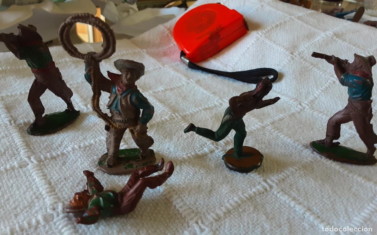 Figuras de Goma y PVC: Cinco figuras Gama en goma