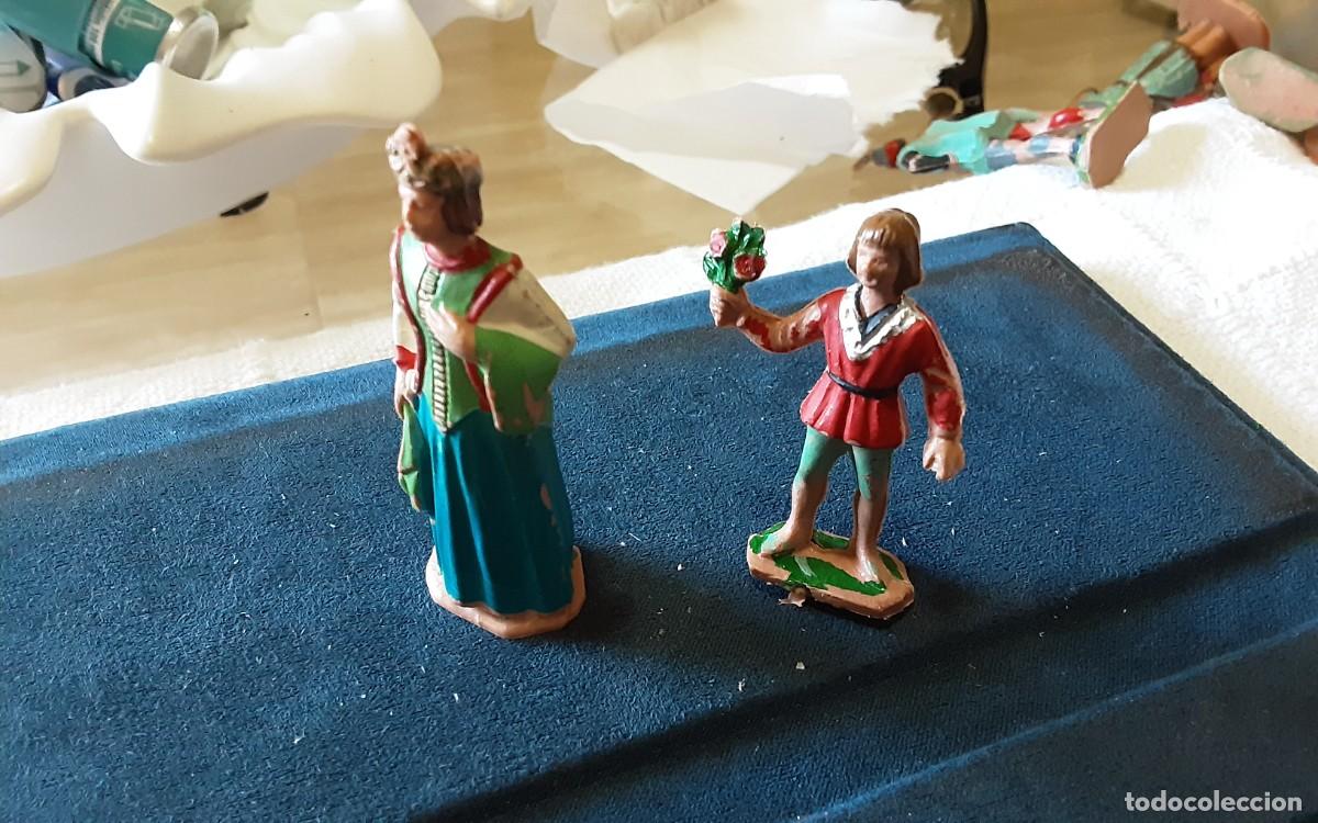 Figuras de Goma y PVC: 2 figuras Jecsan corte feudal