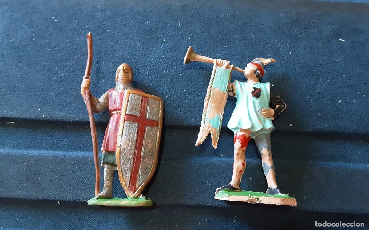 Figuras de Goma y PVC: 2 figuras jecsan corte feudal