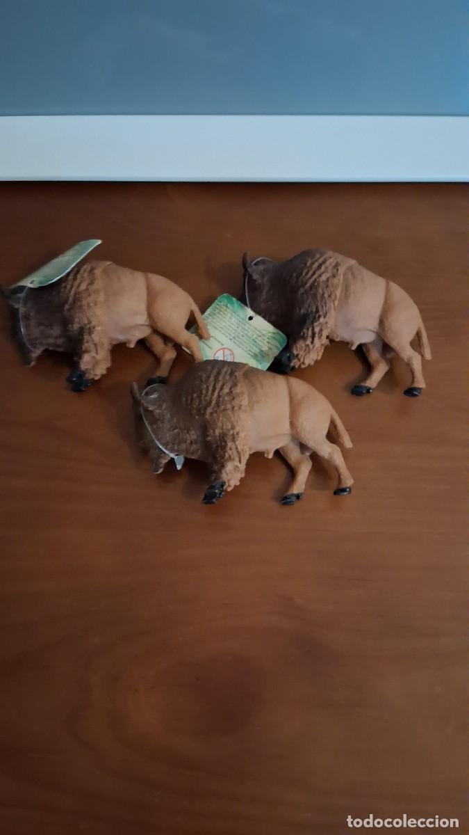 Figuras de goma y PVC: 3 B&uacute;falos del Oeste Americano - Foto 3