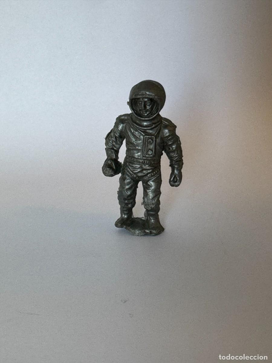 Figuras de Goma y PVC: ANTIGUA FIGURA REGALO PROMOCIONAL HELADOS CAMY - ASTRONAUTA COSMONAUTAS - CAMYJET A&Ntilde;OS 60 / 70 PLATA