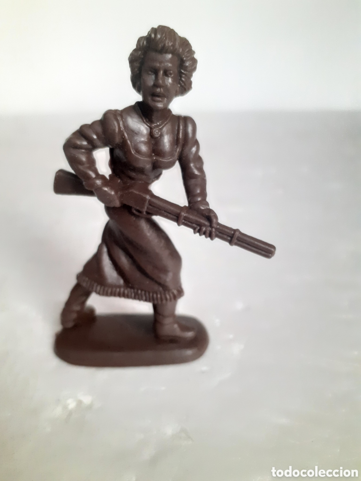 Figuras de Goma y PVC: FIGURA VAQUERA CON RIFLE PLASTICO ATLANTIC