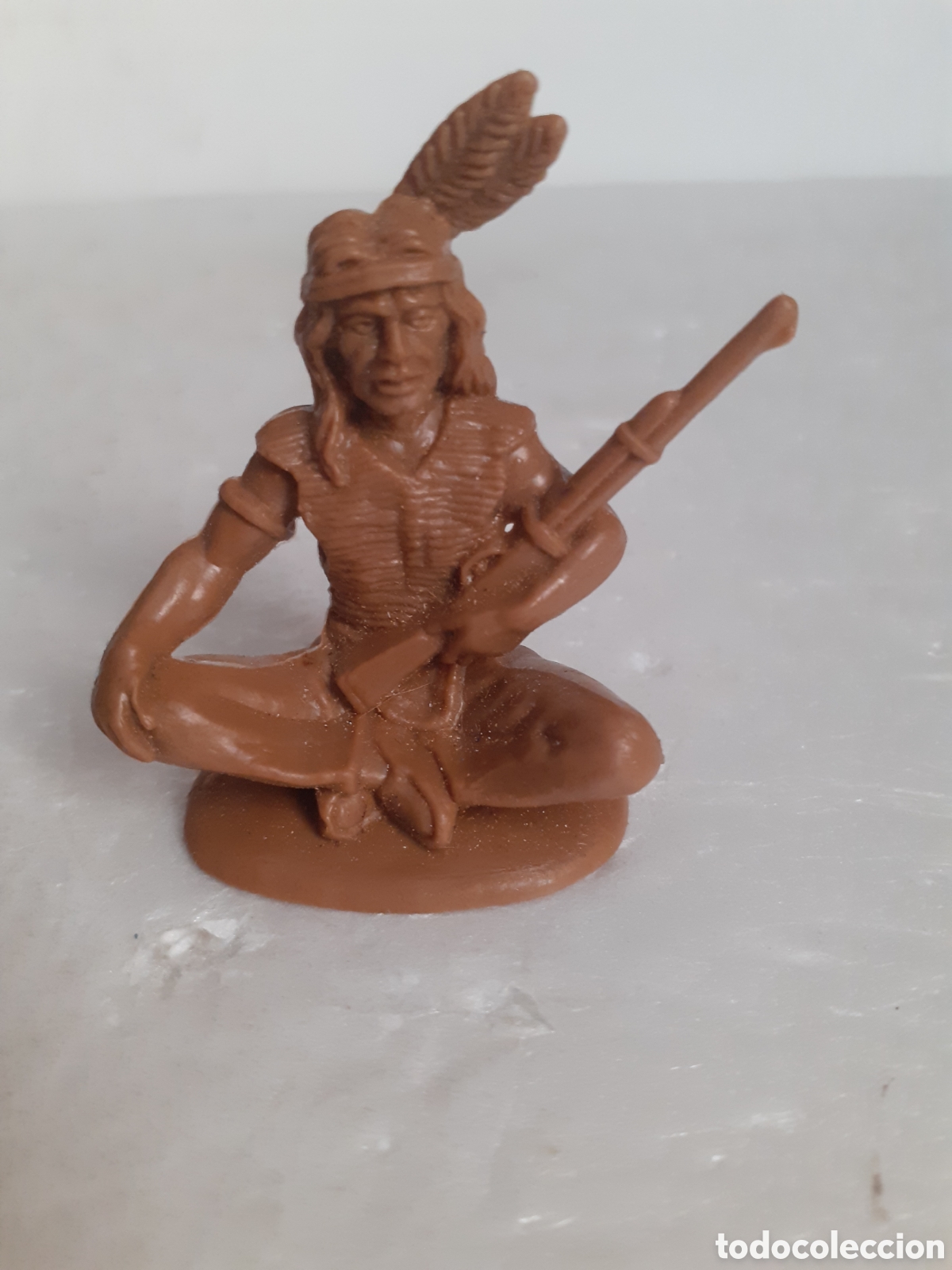 Figuras de Goma y PVC: FIGURA PLASTICO INDIO SENTADO CON RIFLE ATLANTIC