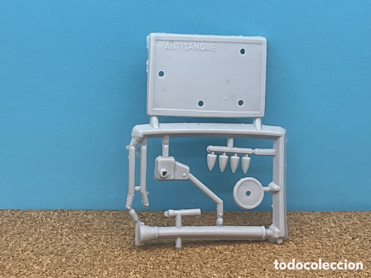 Figuras de Goma y PVC: COLADA SIN DESMONTAR COLOR GRIS ANTITANQUE. ( MONTAPLEX)