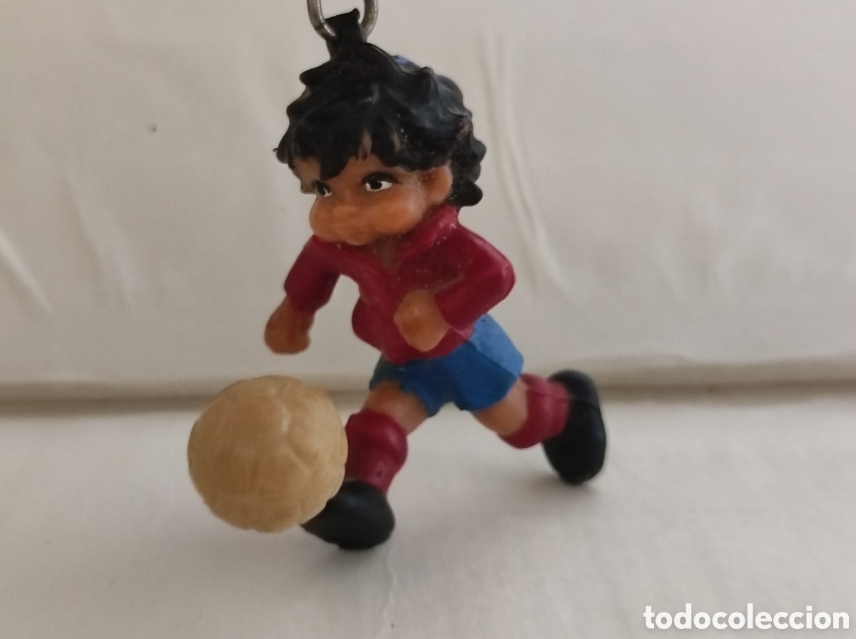 Figuras de Goma y PVC: Antigua figura goma llavero Sport Billy futbol mide 6 cm futbolista
