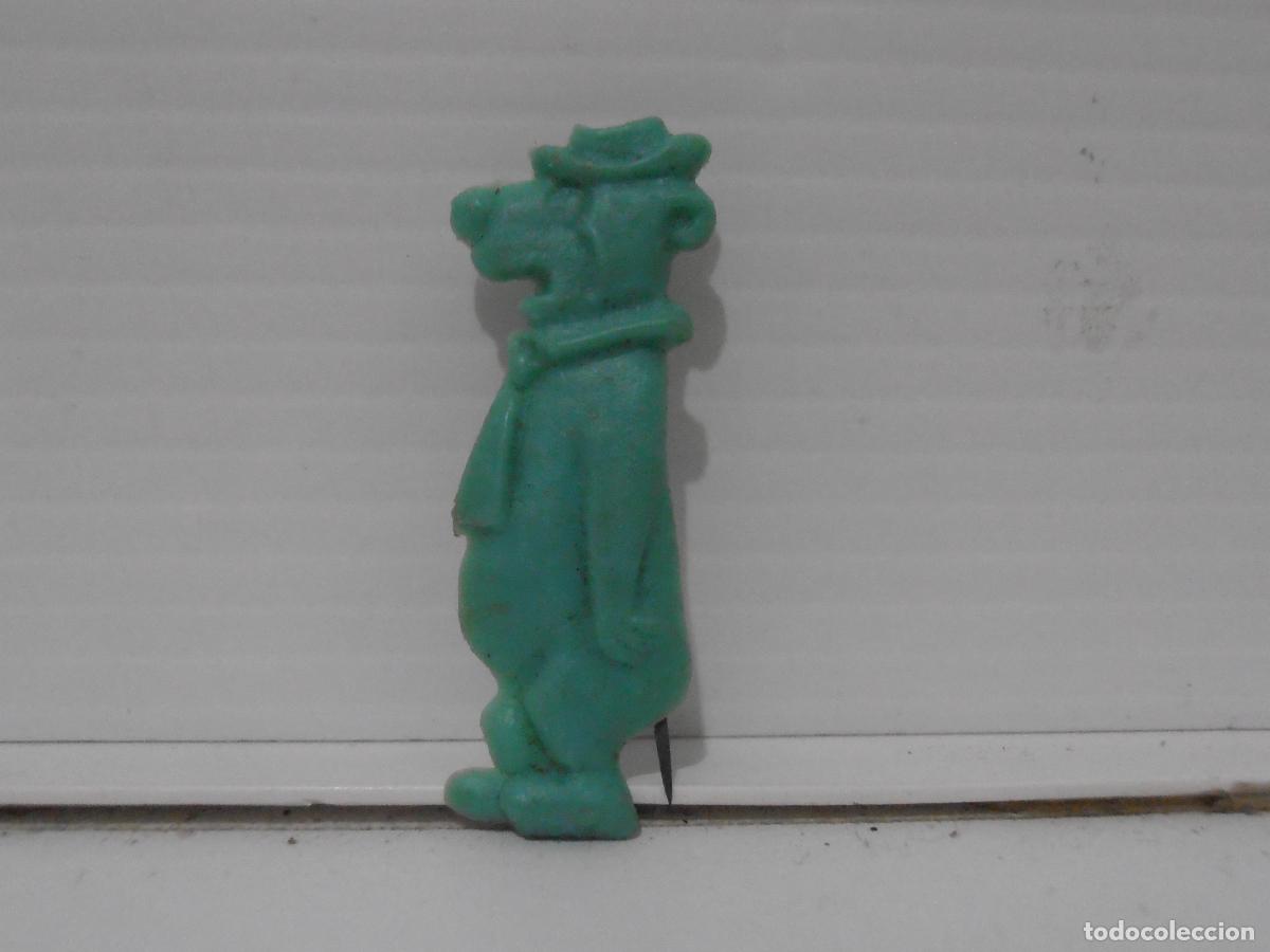 Figuras de Goma y PVC: FIGURA BROCHE PIN DUNKIN PIPAS CHURRUCA PROMOCIONAL ALFILER OSO YOGUI VERDE