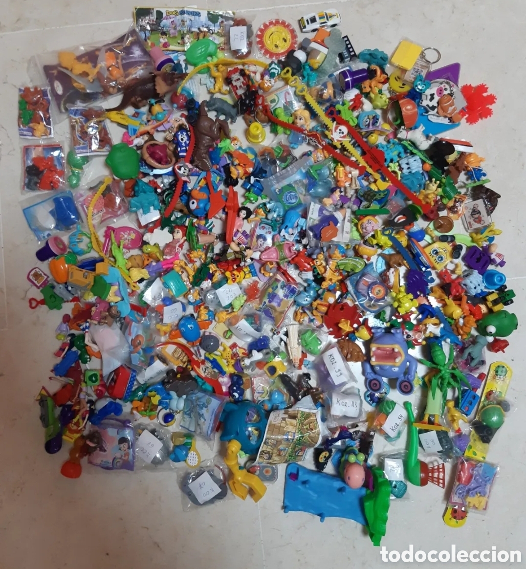 Figuras de Goma Kinder: Lote figuras kinder sorpresa m&aacute;s de 2 kilos