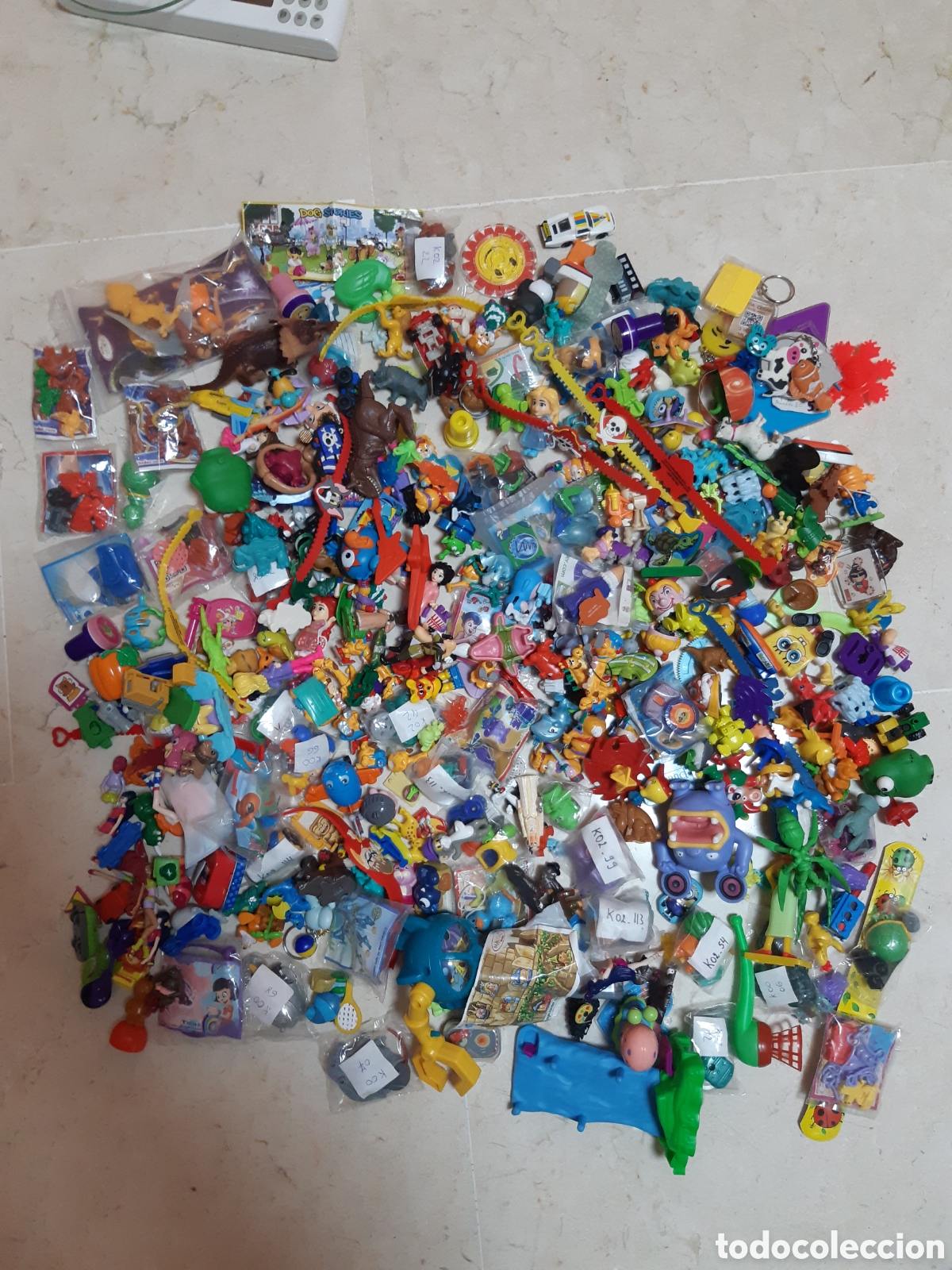 Figuras de Goma Kinder: Lote figuras kinder sorpresa m&aacute;s de 2 kilos