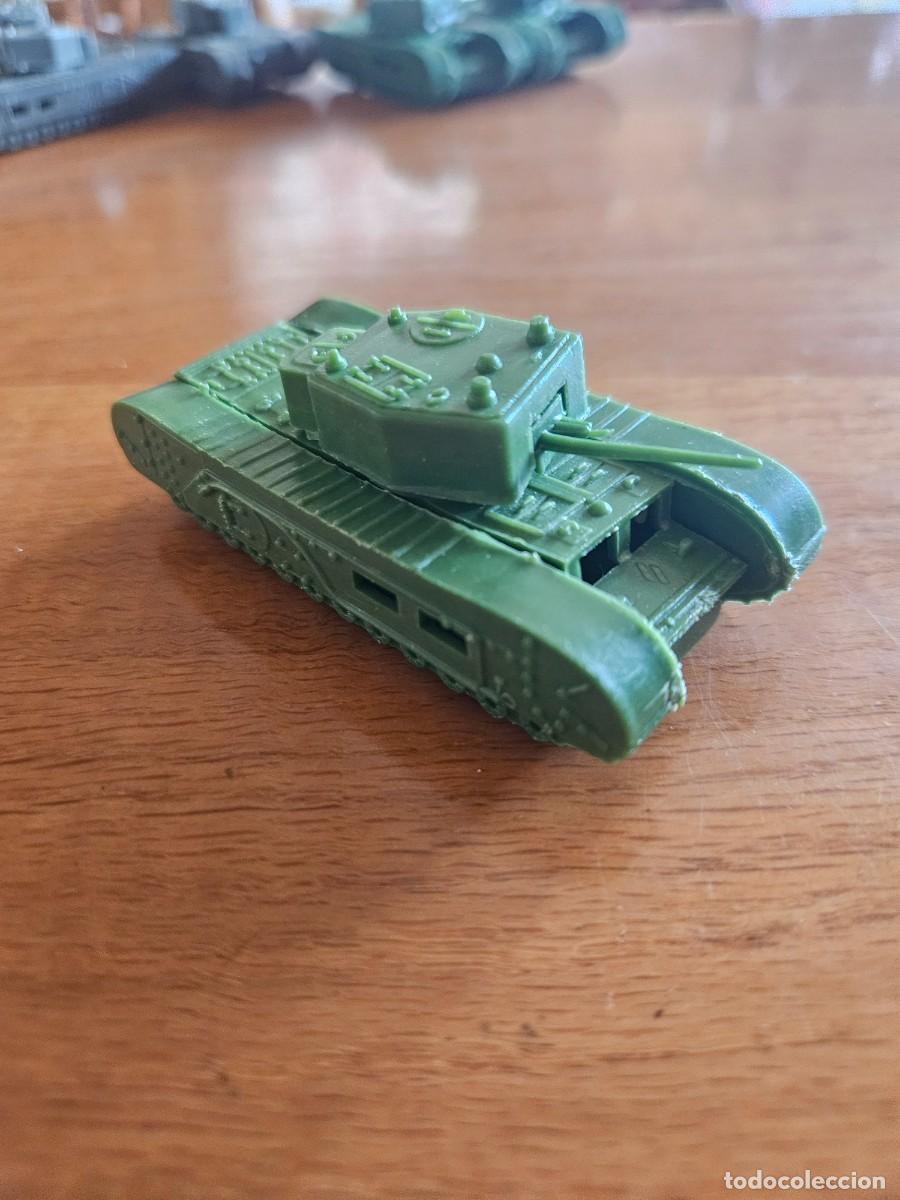 Figuras de Goma y PVC: Tanque Churchill color verde claro - Montaplex 418 Monta Plex Monta Man - dif&iacute;cil y raro