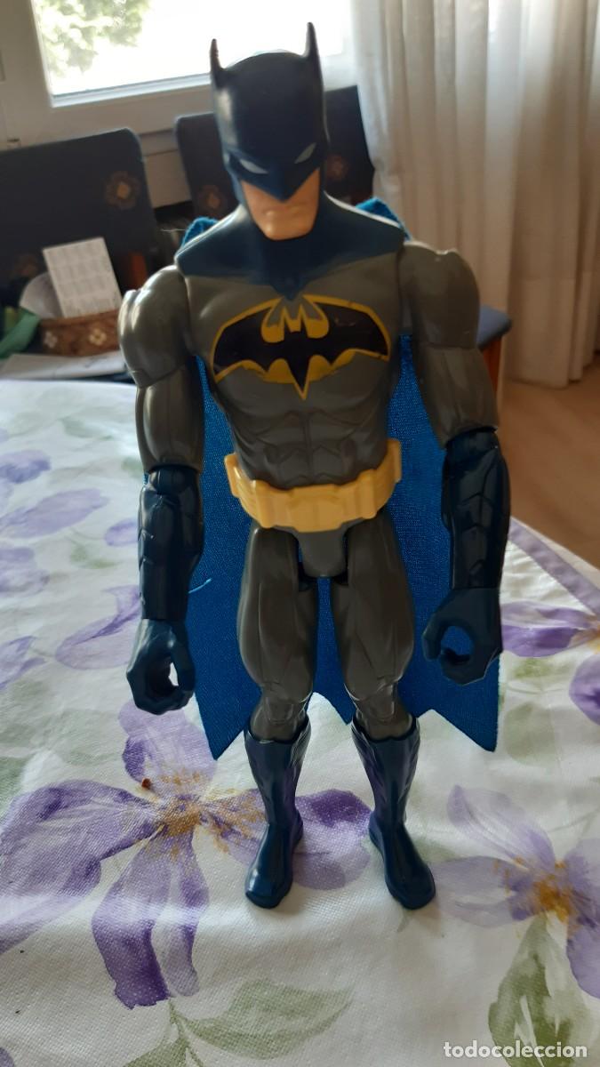 Figuras de Goma y PVC: Figura de BATMAN en acci&oacute;n. TM&DC COMICS.