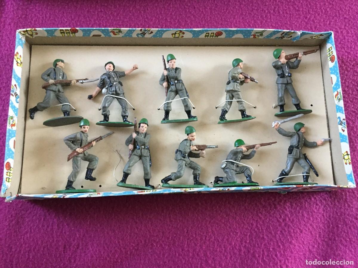 Figuras de Goma y PVC: Antiguas Figuras de Bruver .Caja de Infanteria Espa&ntilde;ola en Combate COMPLETA no pech reamsa jecsan