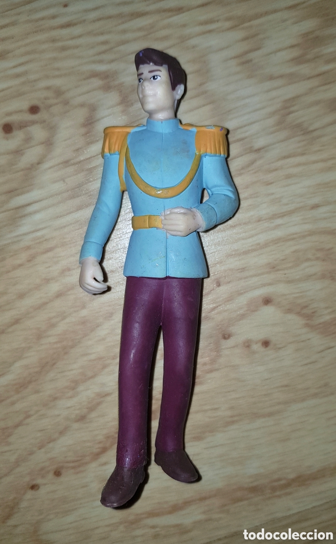 Figuras de Goma y PVC: Figura pvc goma pr&iacute;ncipe de Cenicienta con traje baile galones Disney Bullyland mu&ntilde;eco dibujos