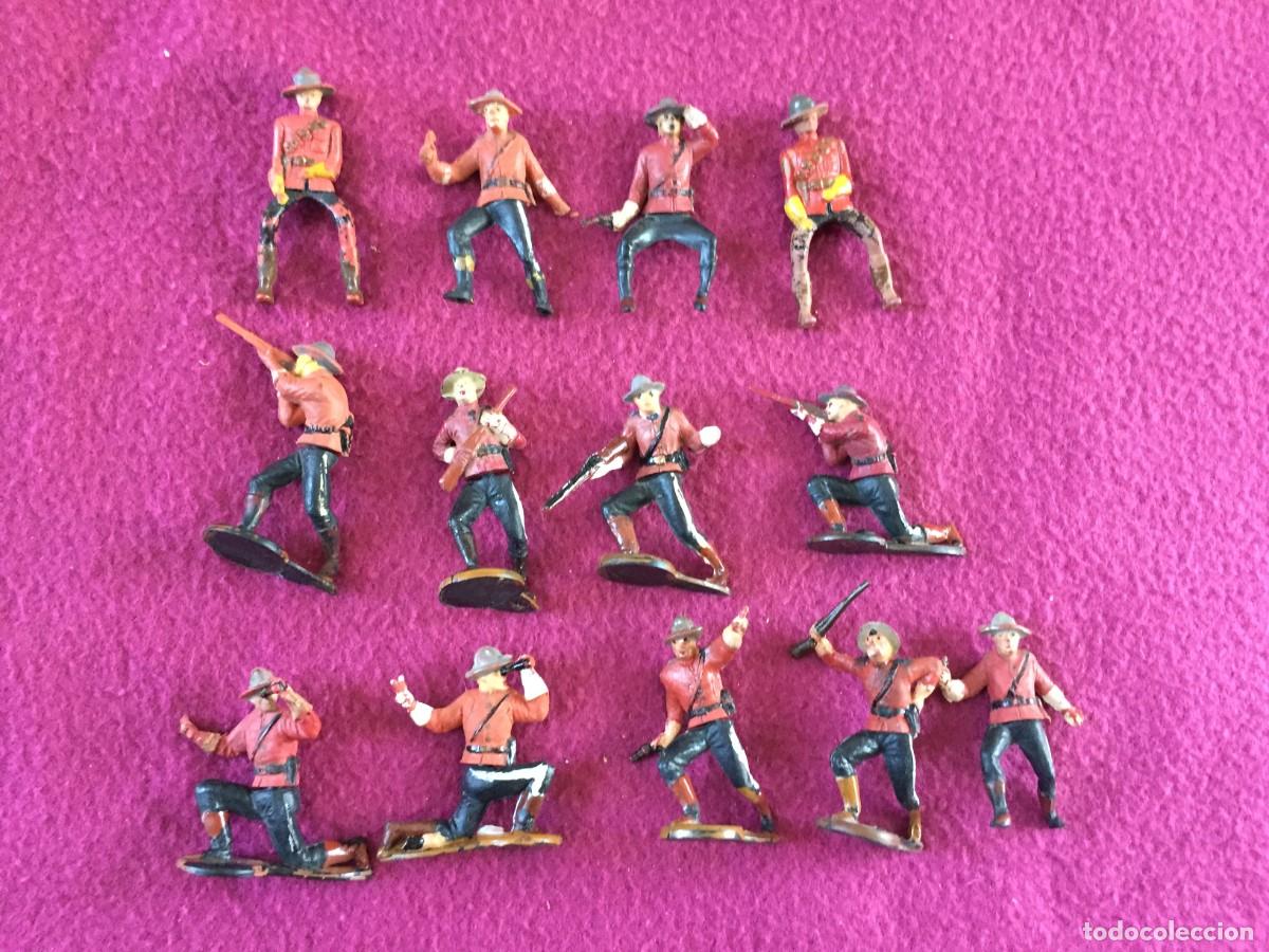 Figuras de Goma y PVC: LOTE DE 13 FIGURAS POLICIA MONTADA CANADA - FABRICADO EN GOMA POR GAMA - MIDEN 6 CM