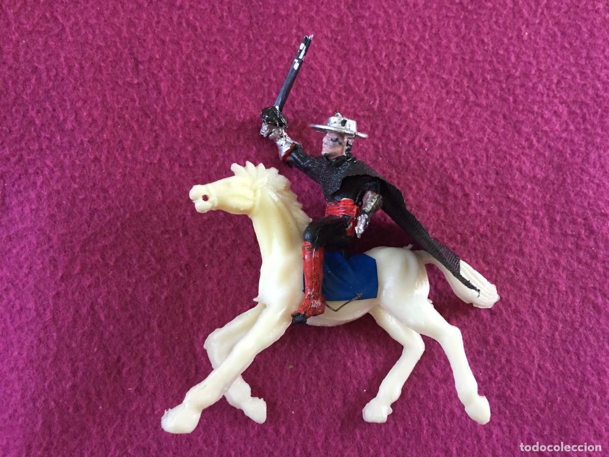 Figuras de Goma y PVC: RARA FIGURA DEL ZORRO EN PLASTICO O GOMA FLEXIBLE ANCLADO AL CABALLO - A&Ntilde;OS 60 JECSAN PECH REAMSA..?