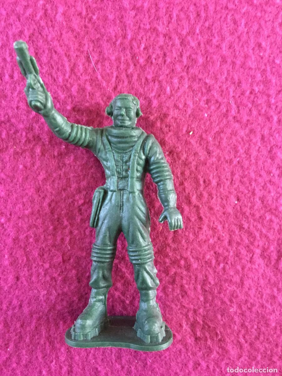 Figuras de Goma y PVC: Antigua Figura de Astronauta en Pl&aacute;stico Monocromo . A&ntilde;o 1970s