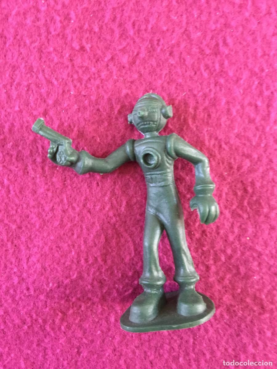 Figuras de Goma y PVC: Antigua Figura Espacial Marciano en Pl&aacute;stico Pintado PECH, JECSAN, REAMSA ...