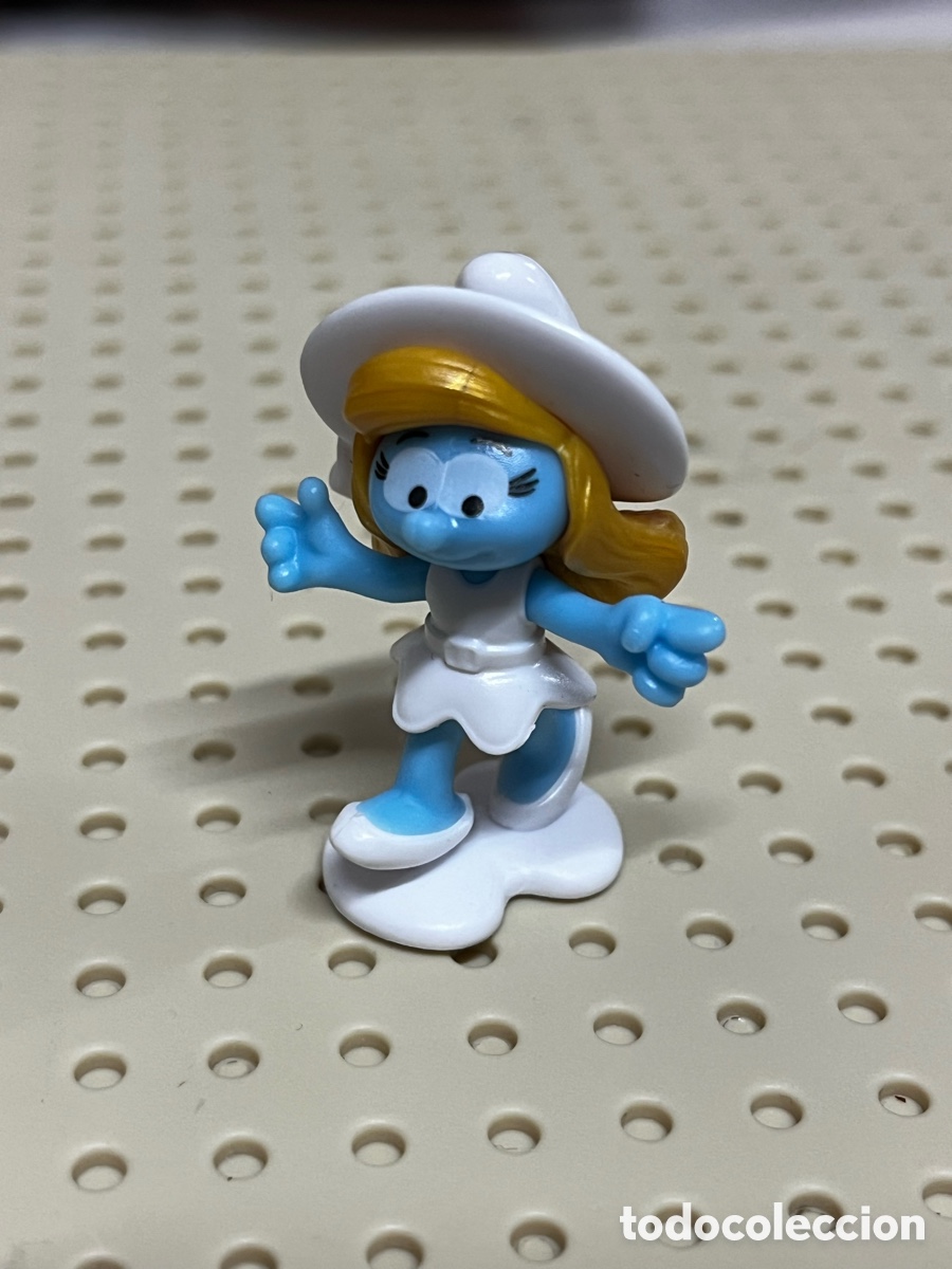 Figuras de goma Kinder: Figura &ldquo;Pitufina&rdquo; de Kinder - Foto 1