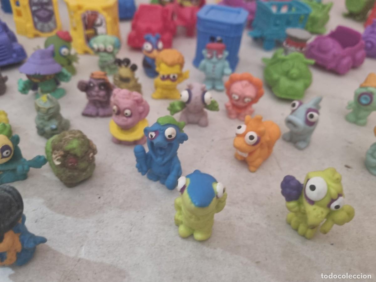 Figuras de goma y PVC: Lote de mu&ntilde;ecos y accesorios zomlings - Foto 5