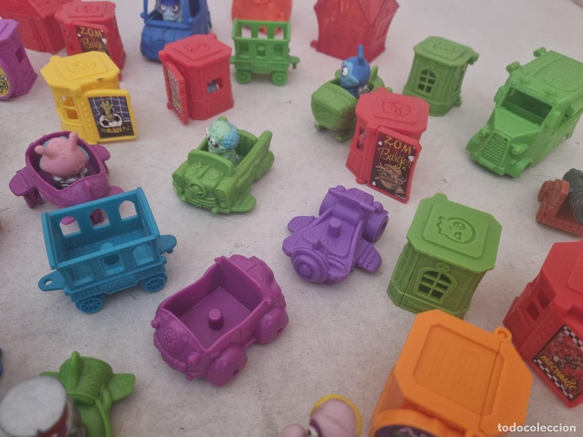 Figuras de goma y PVC: Lote de mu&ntilde;ecos y accesorios zomlings - Foto 10