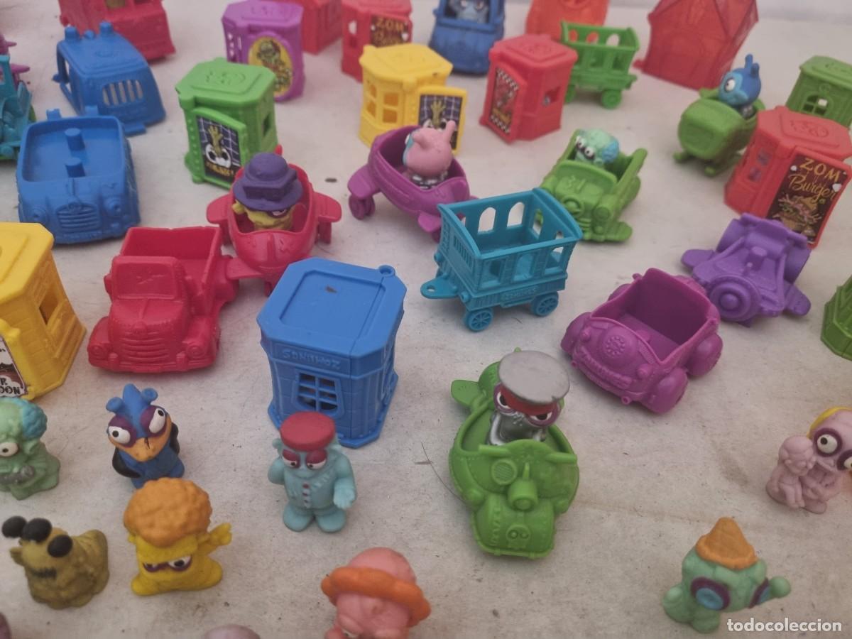 Figuras de goma y PVC: Lote de mu&ntilde;ecos y accesorios zomlings - Foto 11