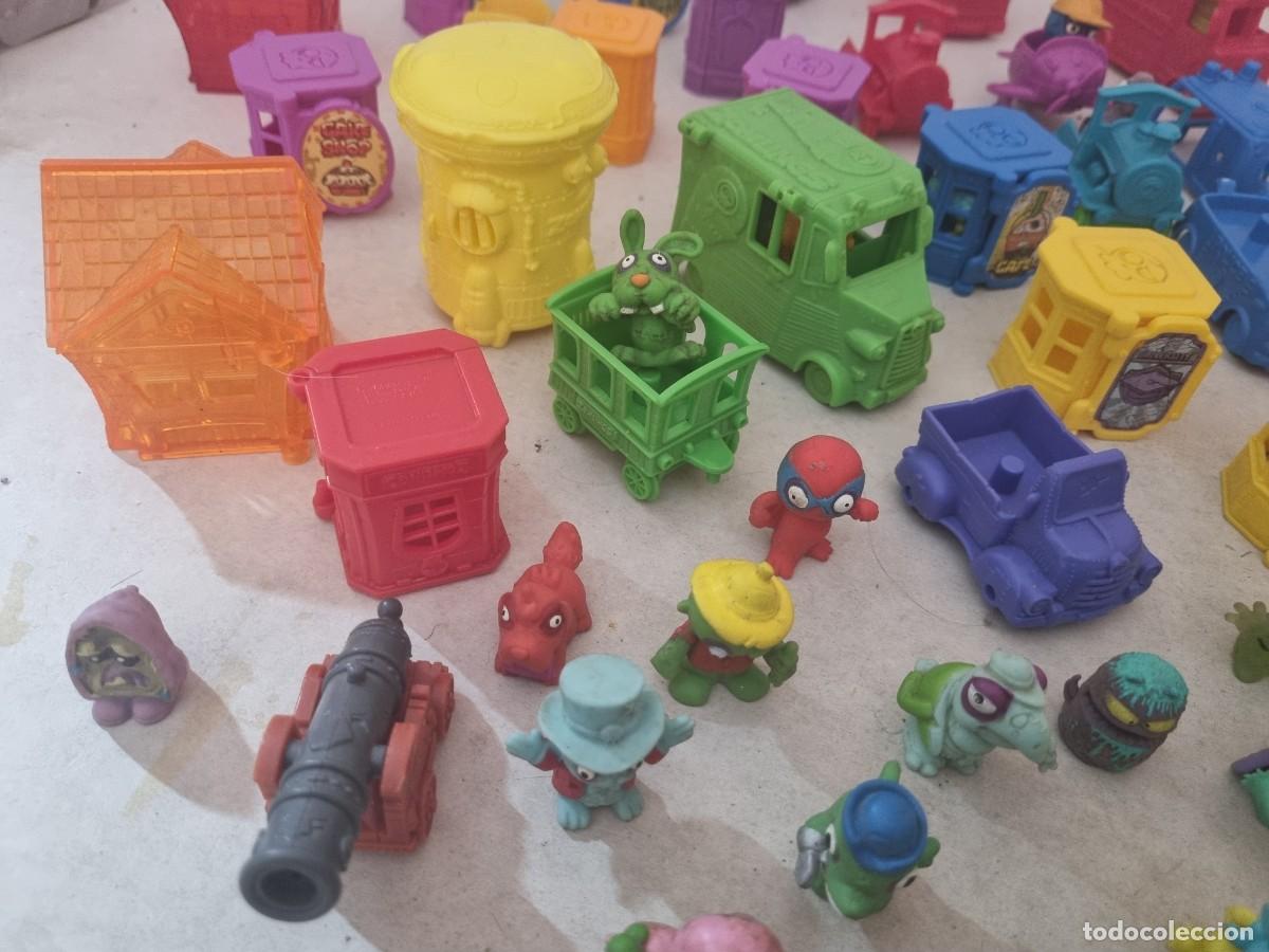 Figuras de goma y PVC: Lote de mu&ntilde;ecos y accesorios zomlings - Foto 14